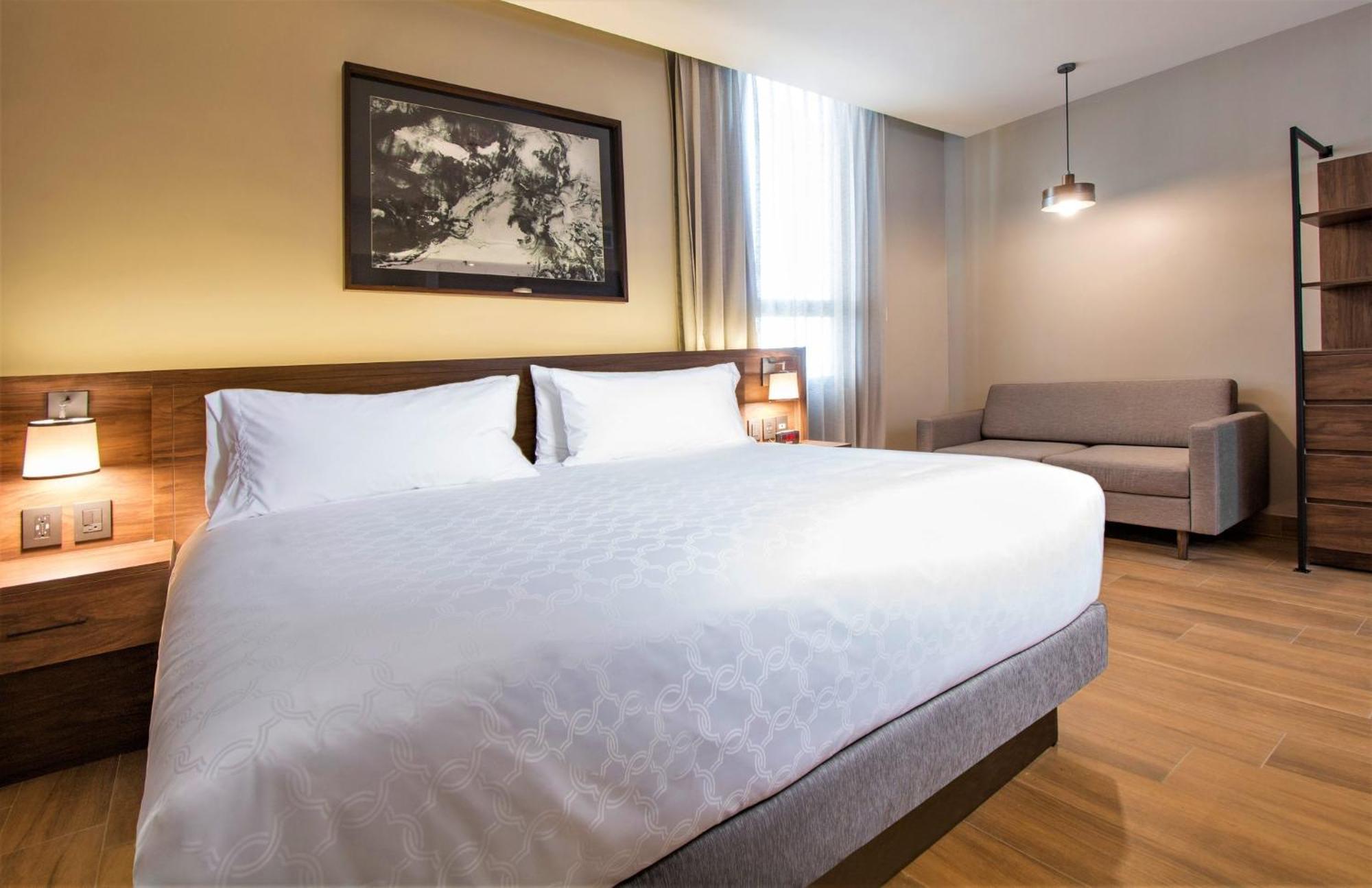 Staybridge Suites - Guadalajara Novena By Ihg Extérieur photo