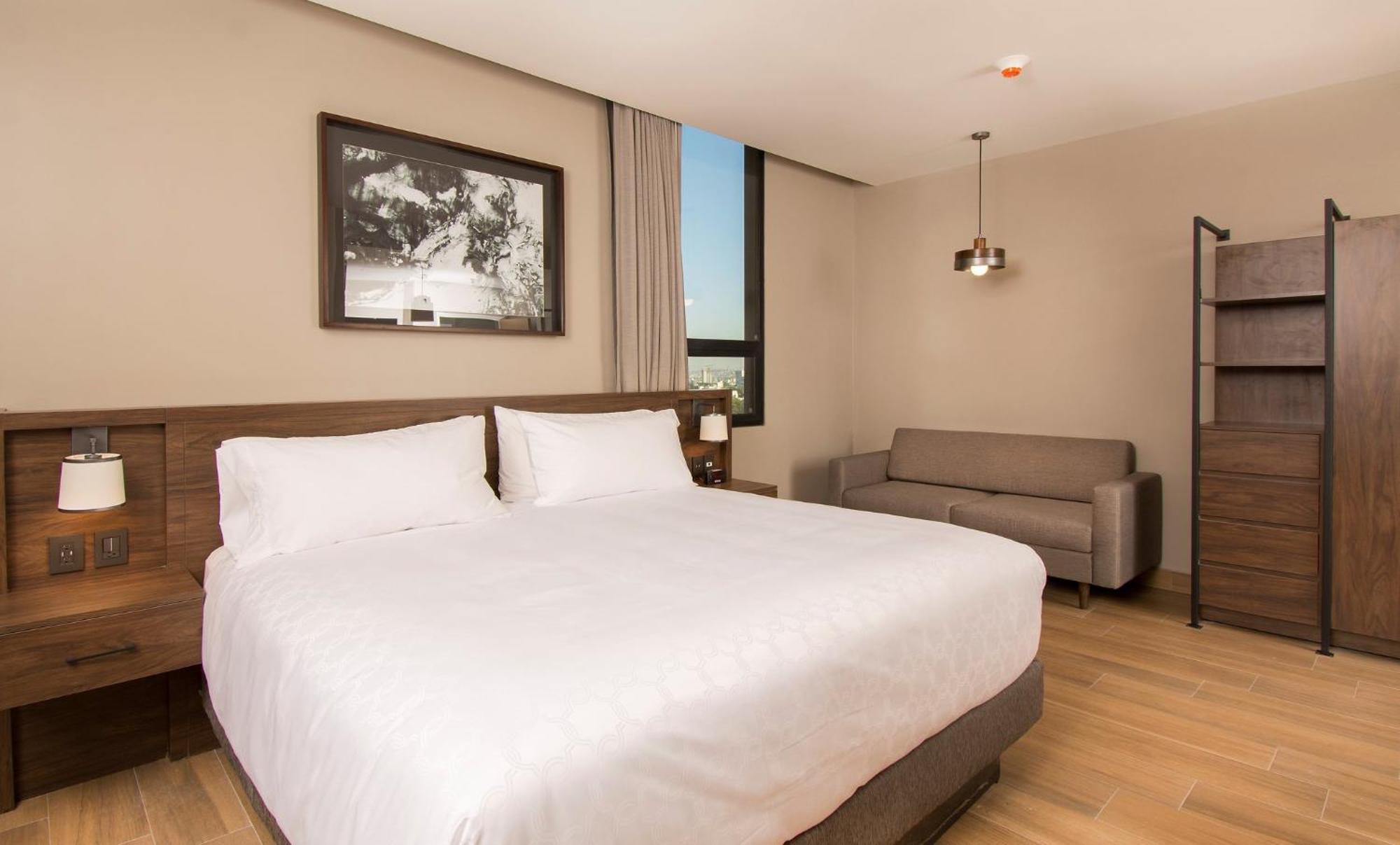 Staybridge Suites - Guadalajara Novena By Ihg Extérieur photo