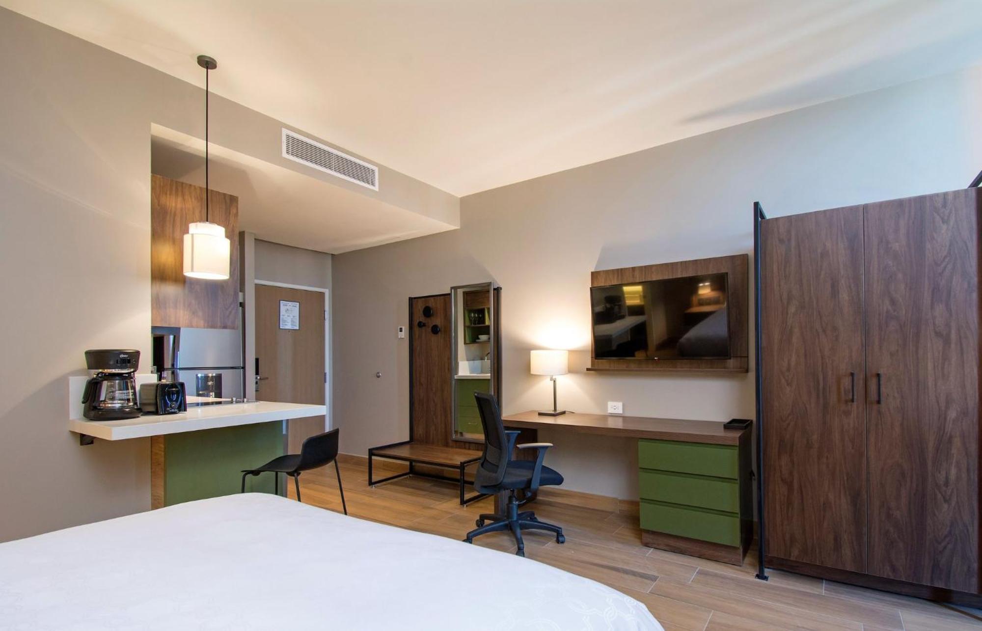 Staybridge Suites - Guadalajara Novena By Ihg Extérieur photo