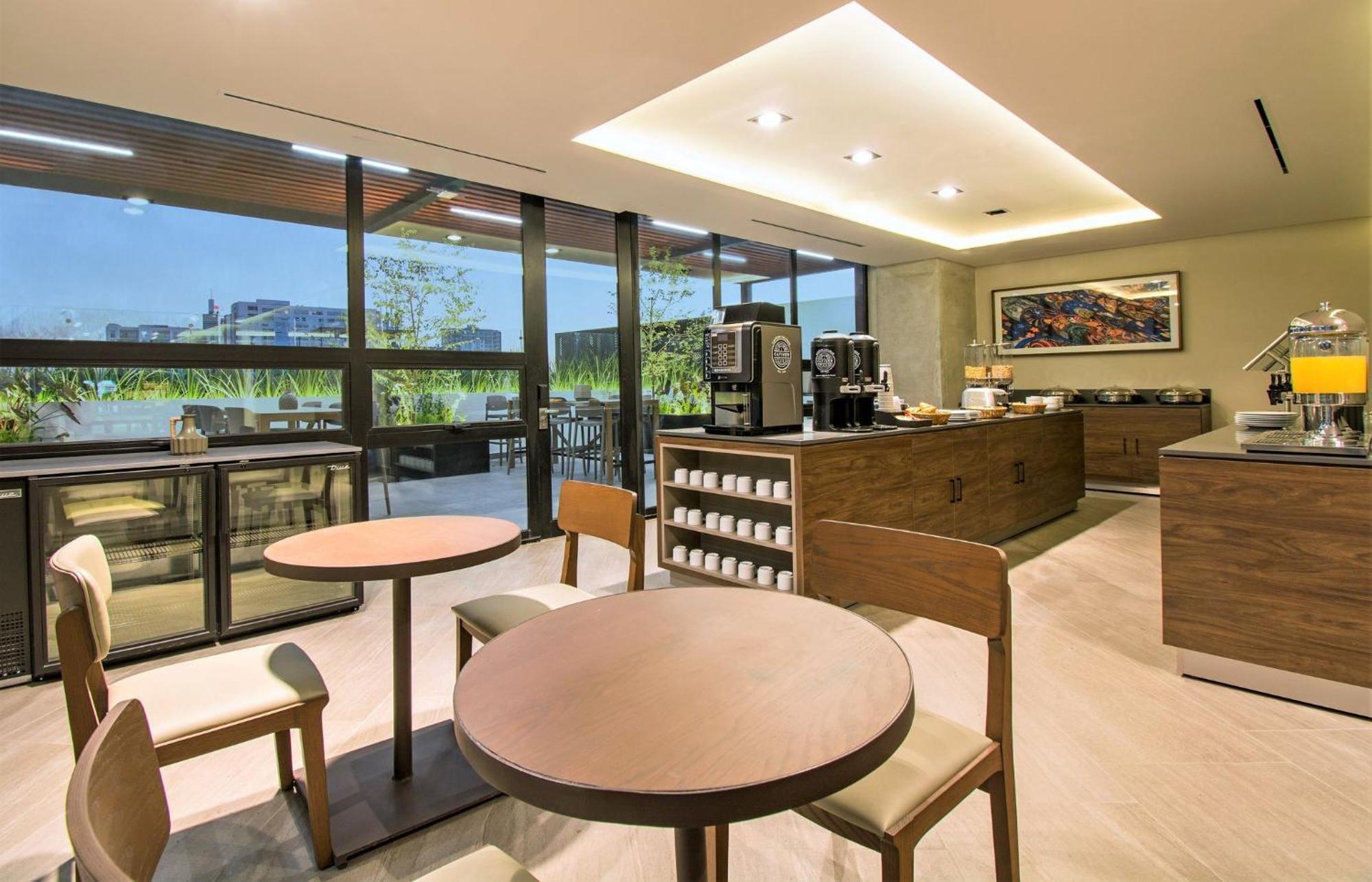 Staybridge Suites - Guadalajara Novena By Ihg Extérieur photo