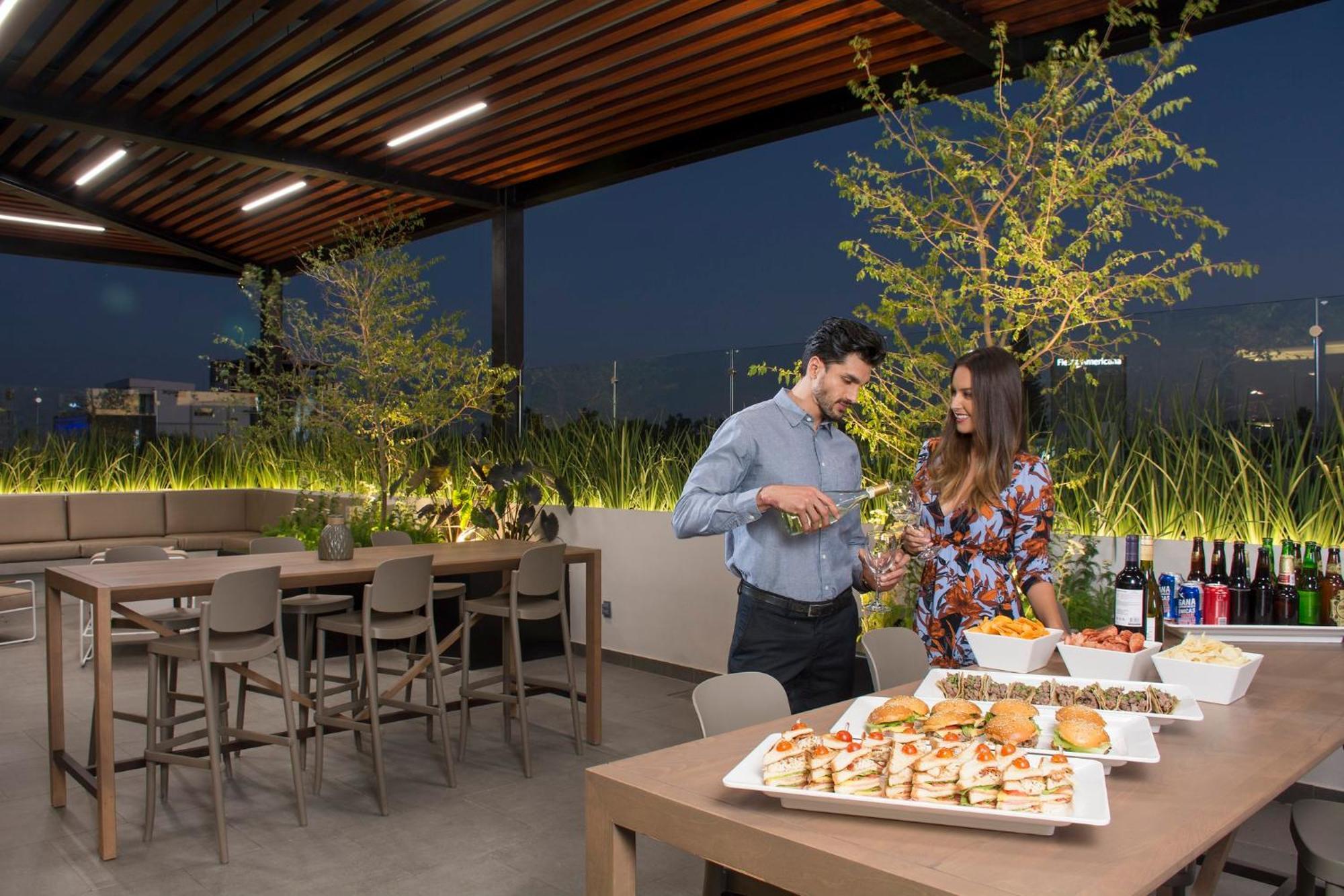 Staybridge Suites - Guadalajara Novena By Ihg Extérieur photo
