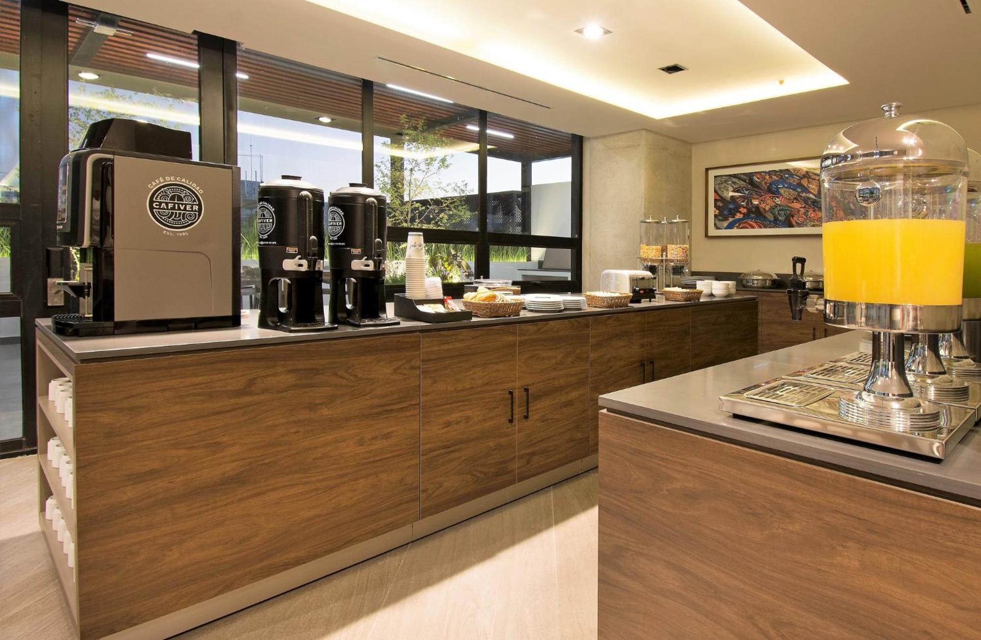 Staybridge Suites - Guadalajara Novena By Ihg Extérieur photo
